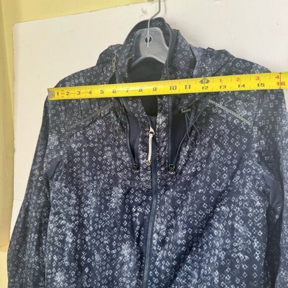 Lululemon Spring Forward Jacket Hoodie Shell Pocket Full Zip Lightweight Blue 6 - Picture 15 of 16